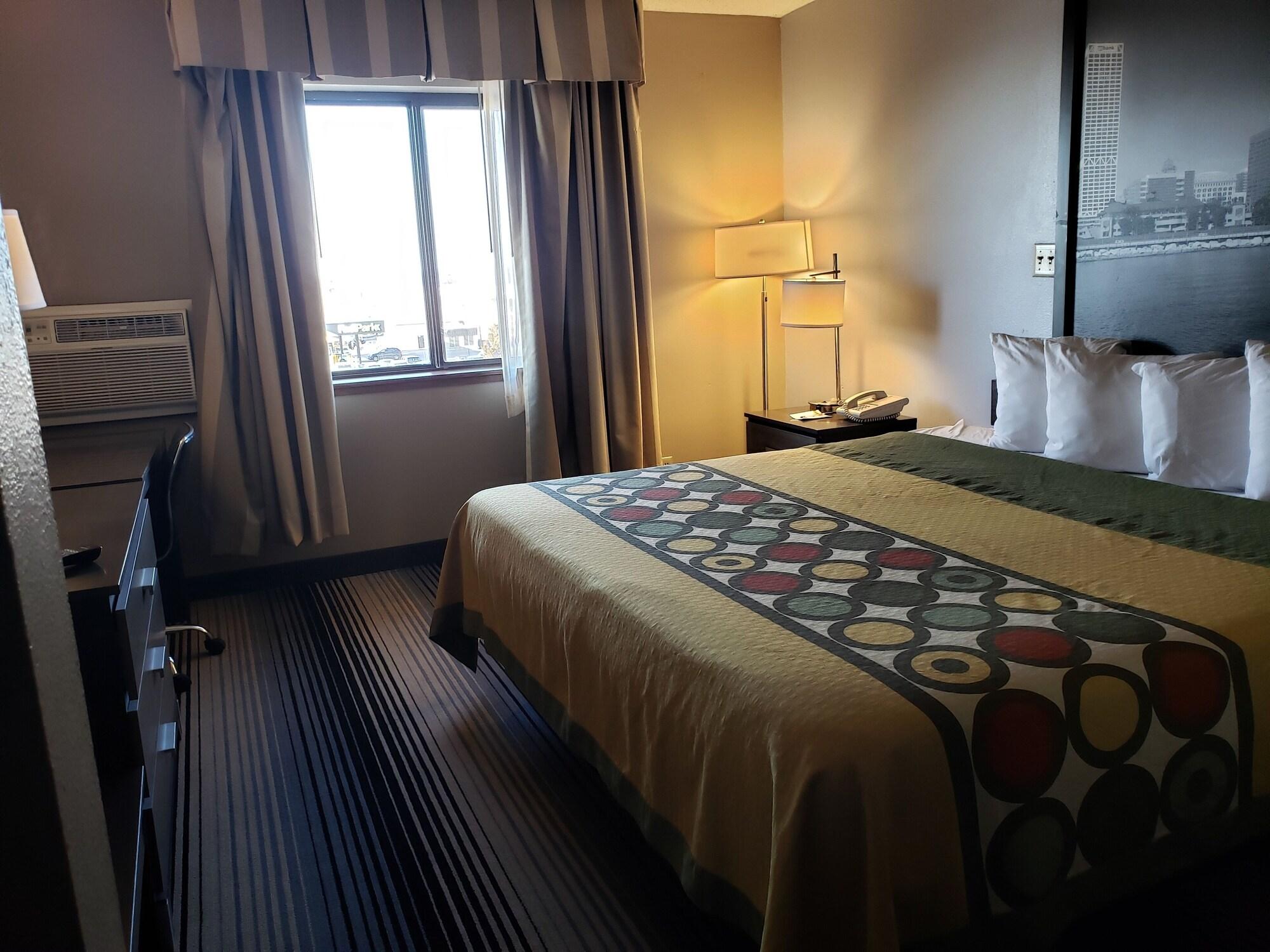Super 8 By Wyndham Milwaukee Airport Otel Dış mekan fotoğraf