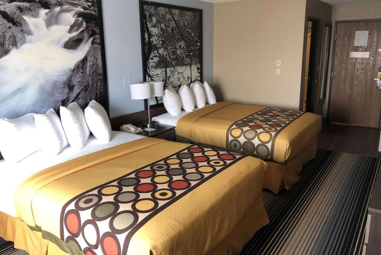 Super 8 By Wyndham Milwaukee Airport Otel Dış mekan fotoğraf